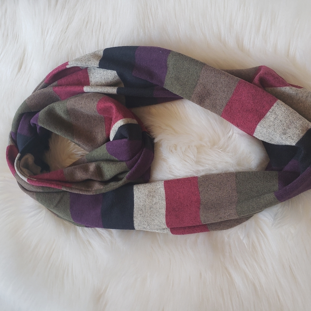 Infinity Striped Scarf - Picture 6 of 8